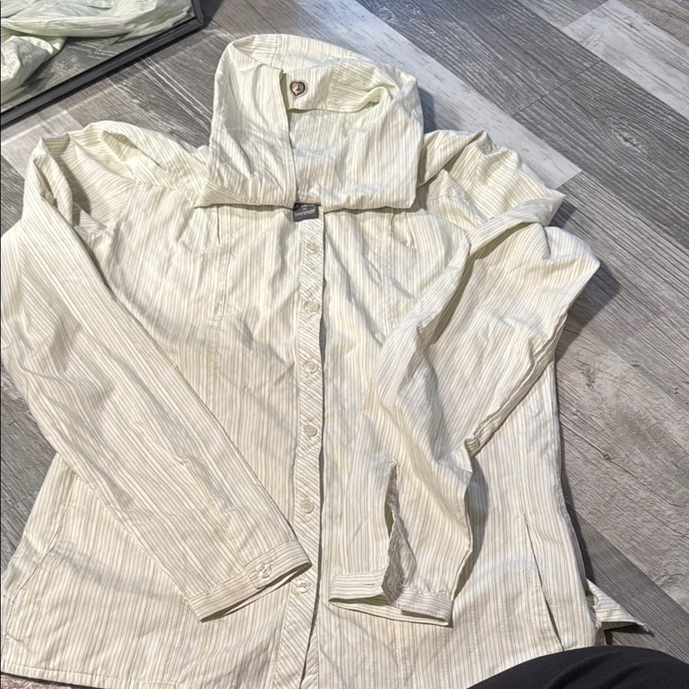 Kühl Striped Cream Button-Up long sleeve shirt with hoodie